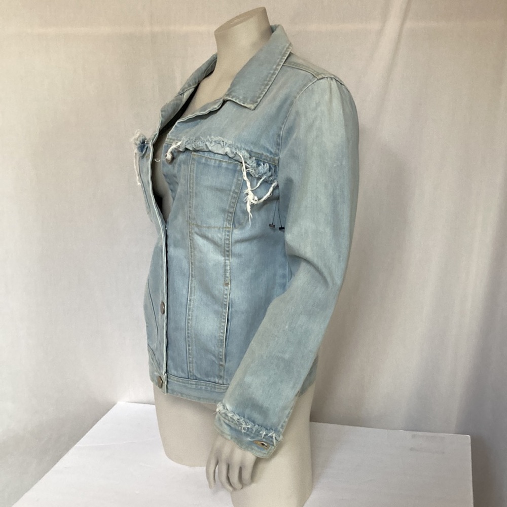 DEMOCRACY Jeans Light Blue Denim Jacket Fray Ruffle Size Small Button Down NWOT